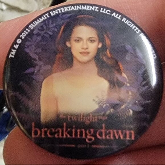 Collectible Breaking Dawn Part 1 Movie Pins, set of 6 - Picture 4 of 16
